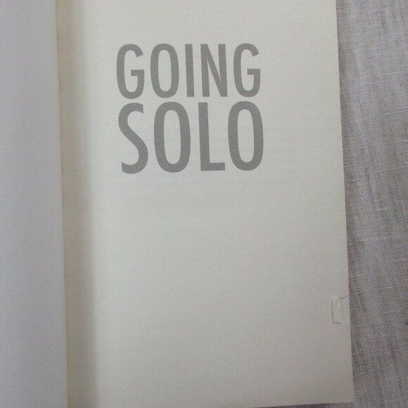 Going Solo My Choice to Become Single Relationships Paperbook Genevieve Roberts - Picture 3 of 6
